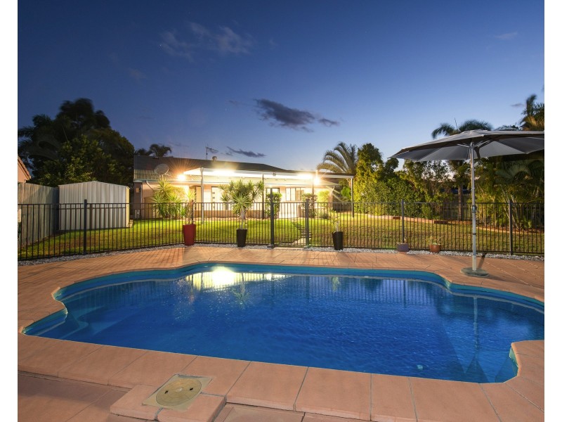 8 Broadwater Cl, Bargara QLD 4670