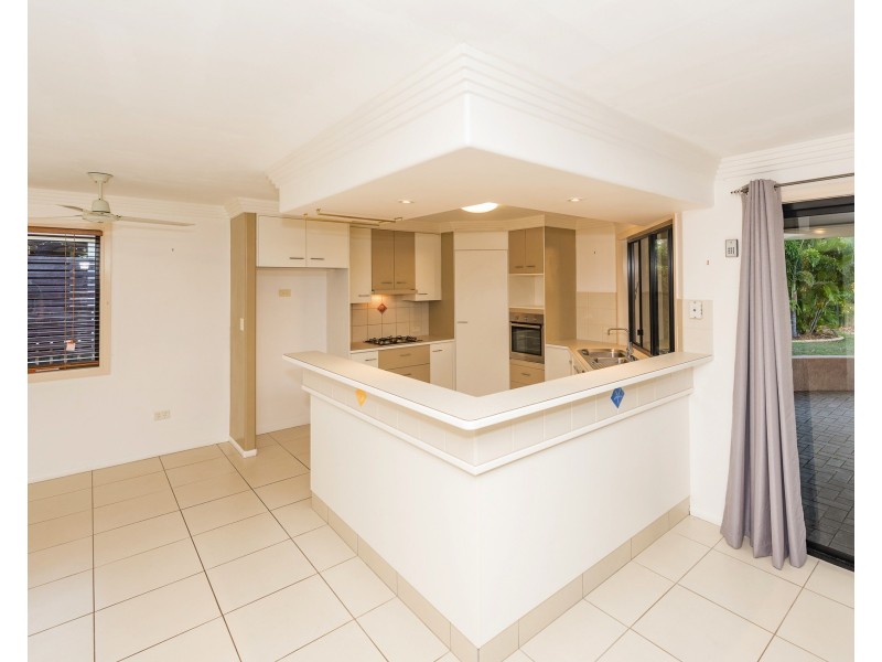 8 Broadwater Cl, Bargara QLD 4670