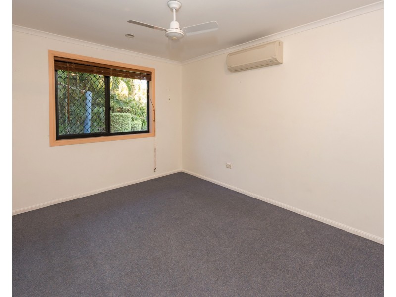 8 Broadwater Cl, Bargara QLD 4670
