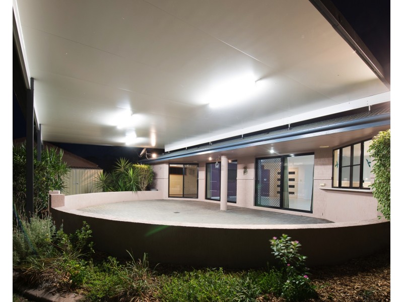 8 Broadwater Cl, Bargara QLD 4670