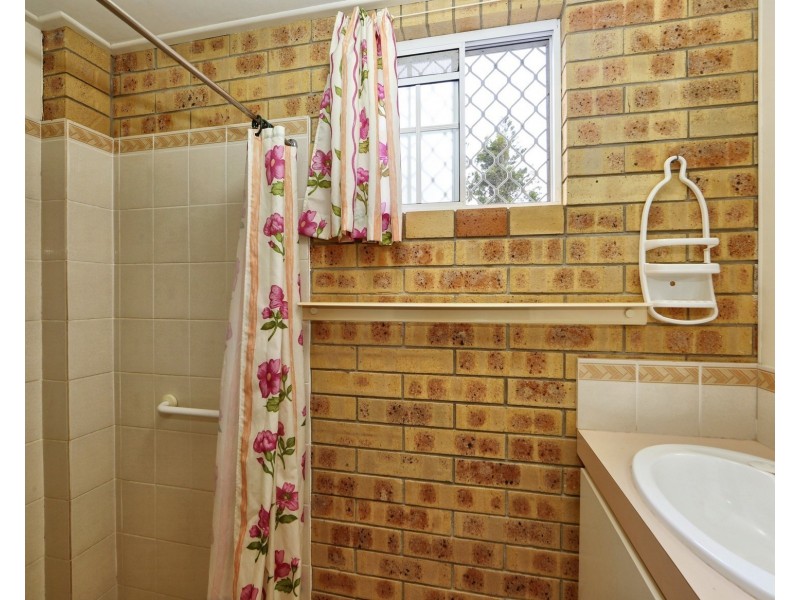 16 Corolla St, Elliott Heads QLD 4670
