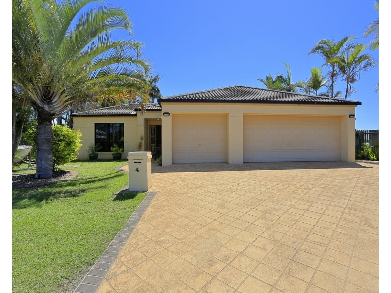 4 Rita Pl, Coral Cove QLD 4670