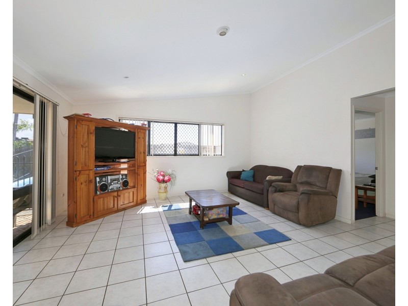 4 Rita Pl, Coral Cove QLD 4670