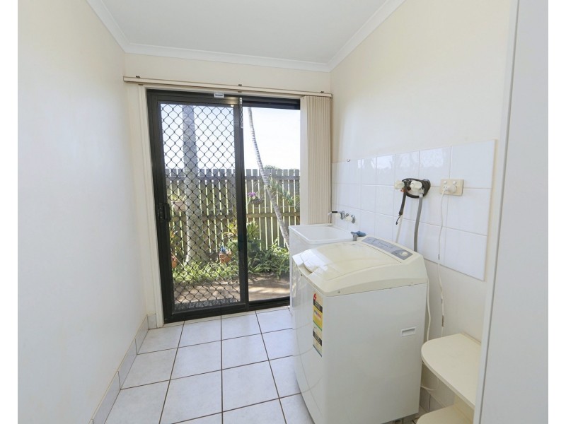 4 Rita Pl, Coral Cove QLD 4670