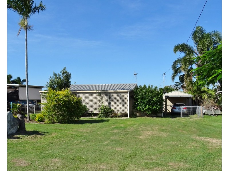 59 Kinch St, Burnett Heads QLD 4670