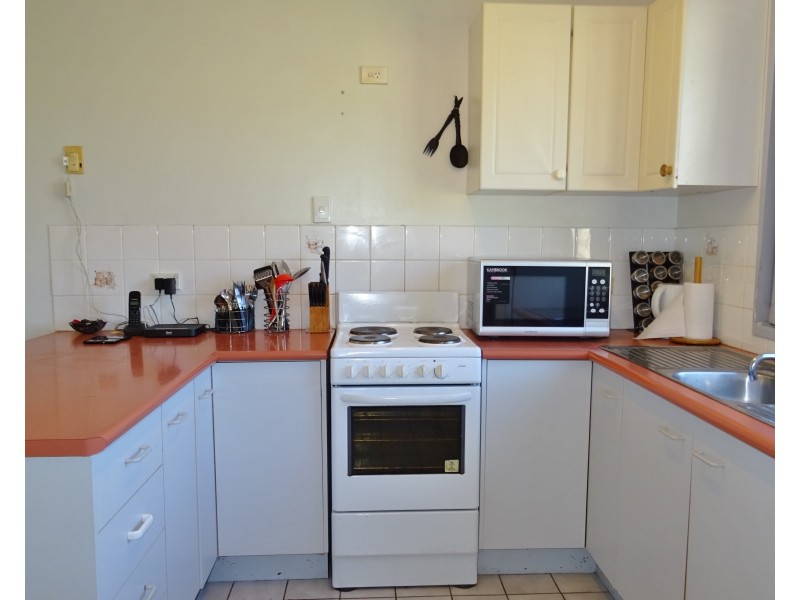 59 Kinch St, Burnett Heads QLD 4670