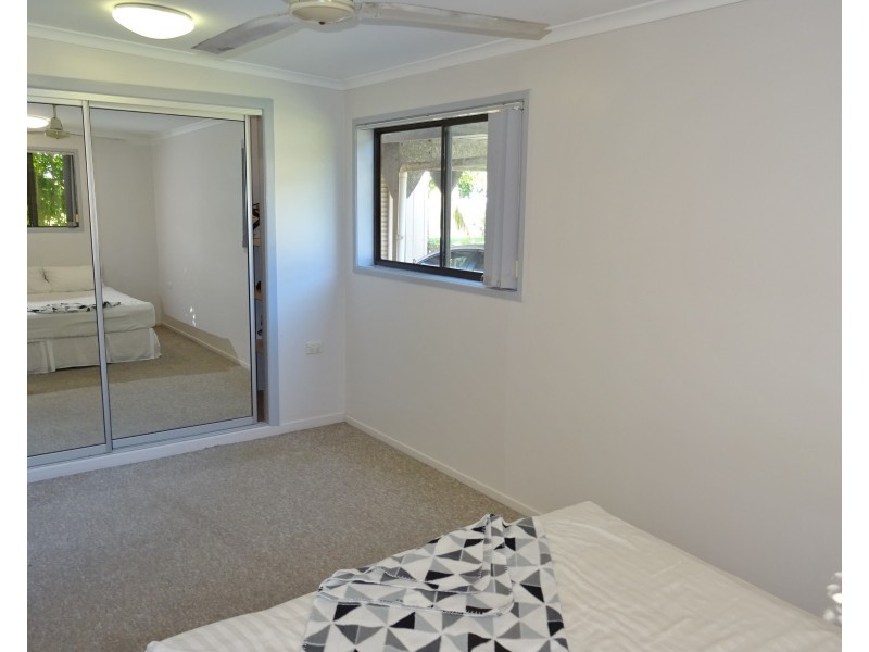 59 Kinch St, Burnett Heads QLD 4670