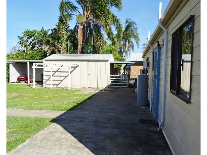 59 Kinch St, Burnett Heads QLD 4670