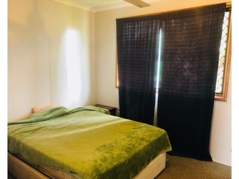 6 Milton St, Burnett Heads QLD 4670