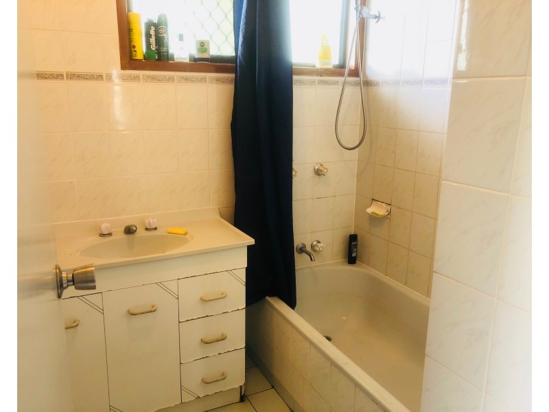 6 Milton St, Burnett Heads QLD 4670