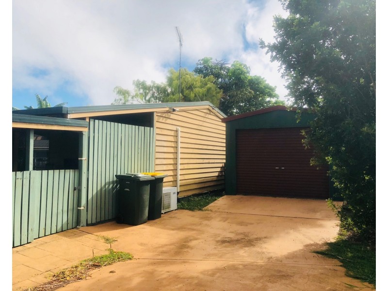 6 Milton St, Burnett Heads QLD 4670