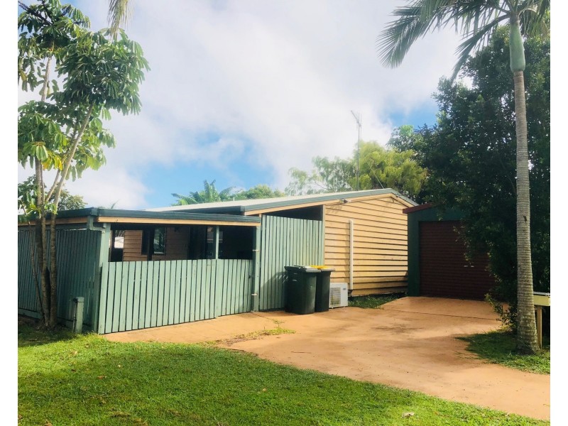 6 Milton St, Burnett Heads QLD 4670