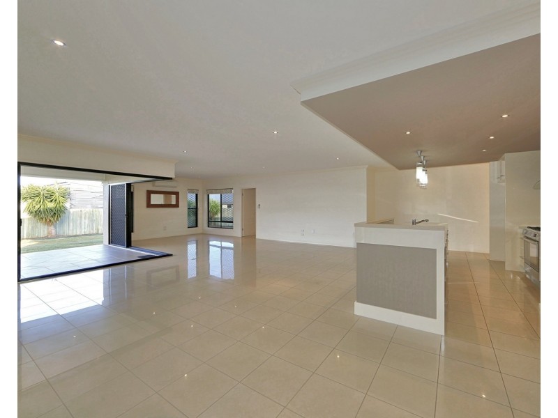 4 Chantilly St, Bargara QLD 4670