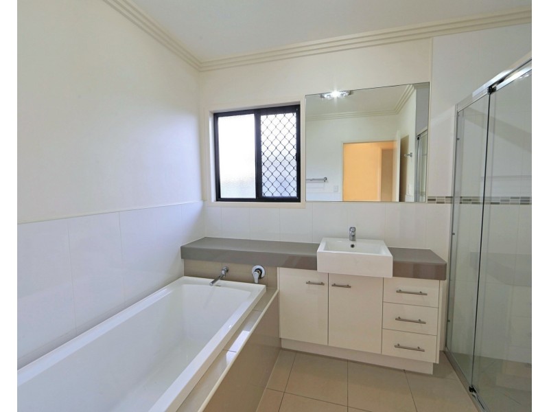 4 Chantilly St, Bargara QLD 4670