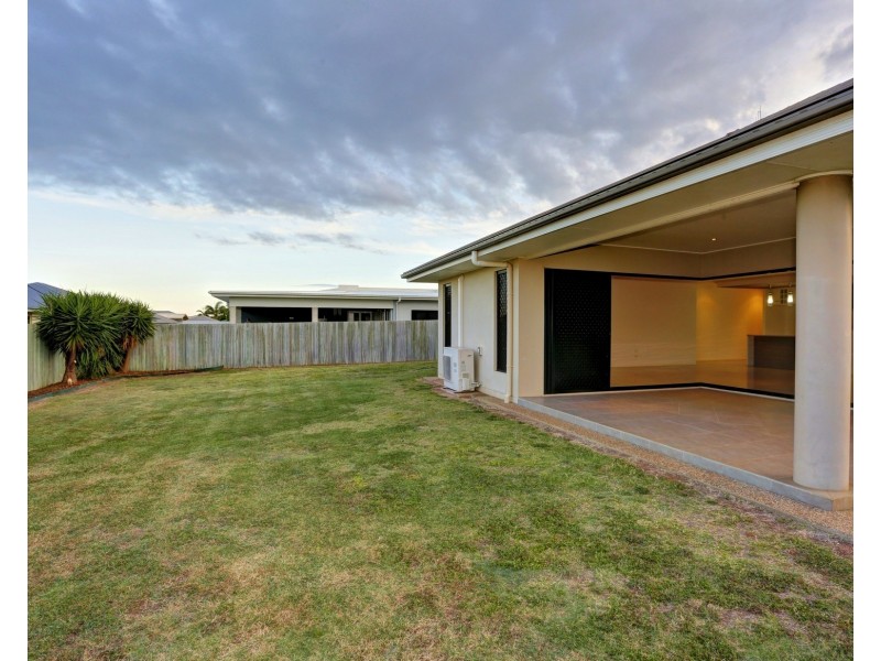 4 Chantilly St, Bargara QLD 4670