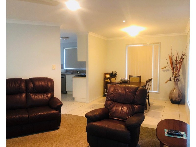 8 Beach Street, Burnett Heads QLD 4670