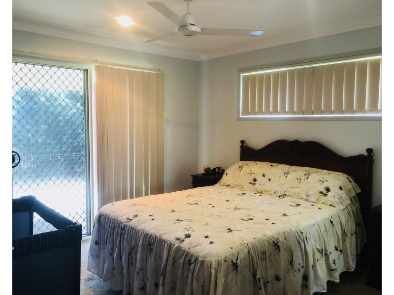 8 Beach Street, Burnett Heads QLD 4670