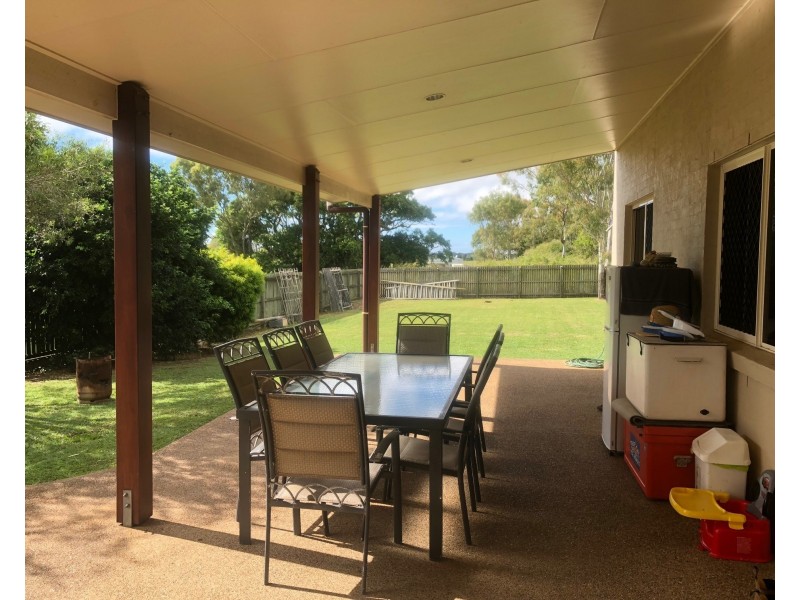 8 Beach Street, Burnett Heads QLD 4670
