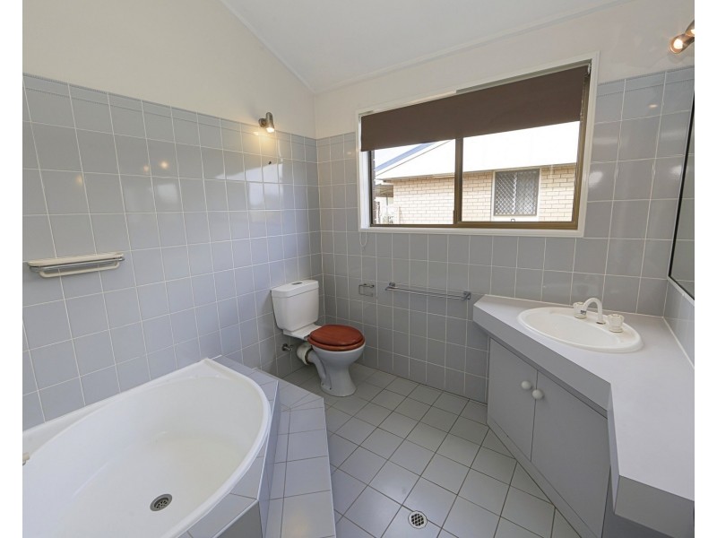 68 Pickett St, Svensson Heights QLD 4670