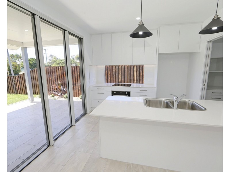 25 Durdins Rd, Bargara QLD 4670