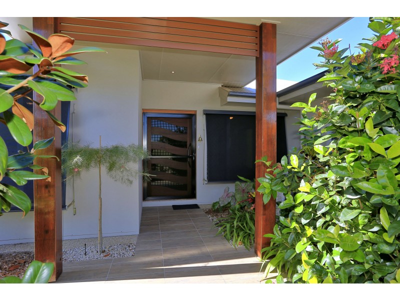 8 Chantilly St, Bargara QLD 4670