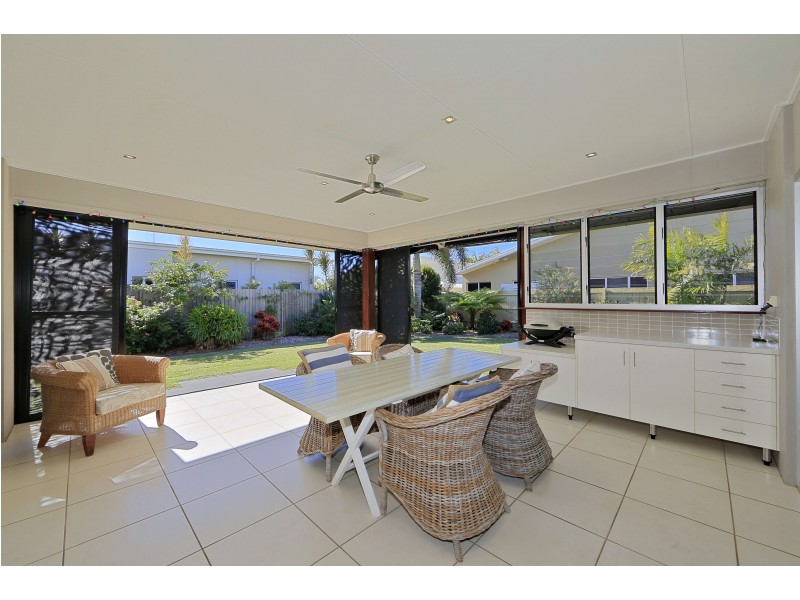 8 Chantilly St, Bargara QLD 4670