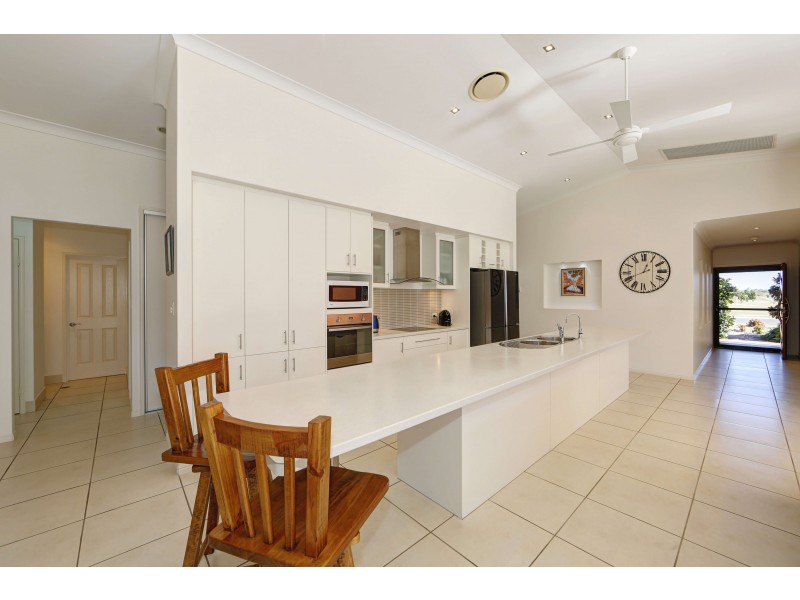 8 Chantilly St, Bargara QLD 4670