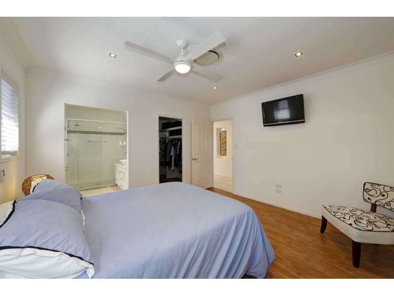 8 Chantilly St, Bargara QLD 4670