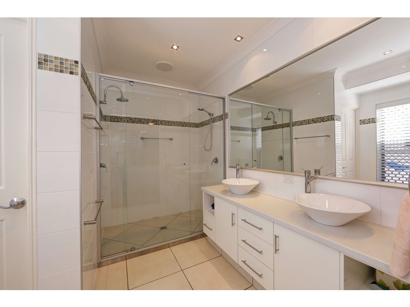 8 Chantilly St, Bargara QLD 4670