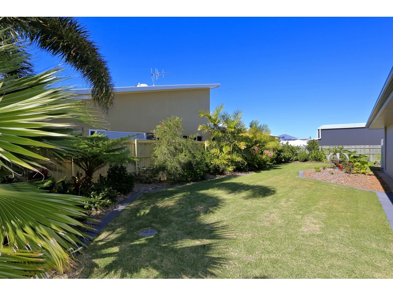 8 Chantilly St, Bargara QLD 4670