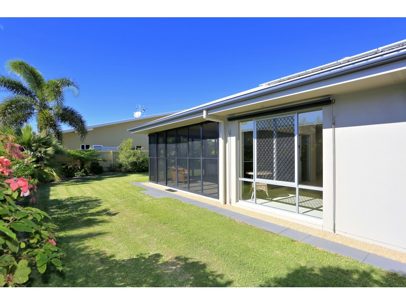8 Chantilly St, Bargara QLD 4670
