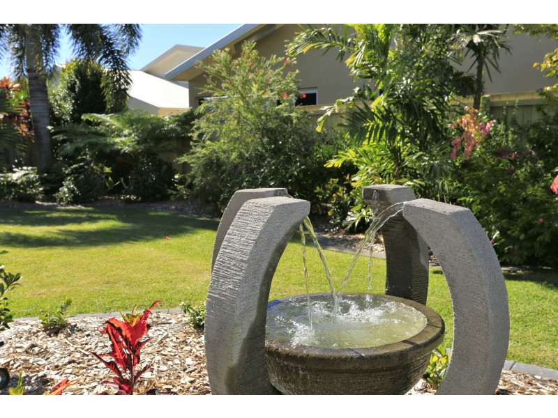 8 Chantilly St, Bargara QLD 4670