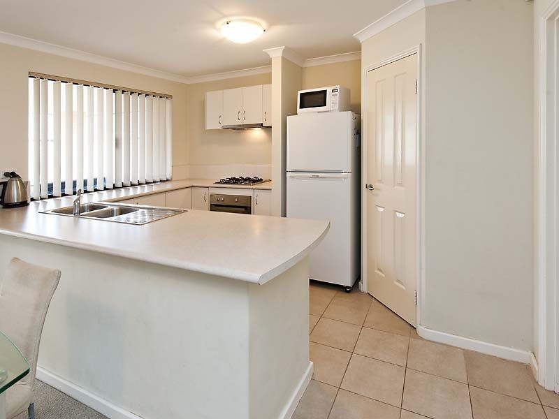 66 Mandalay Bend, Secret Harbour WA 6173