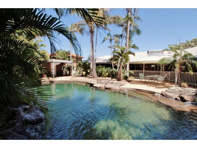 2 Barrett Drive, Lennox Head NSW 2478