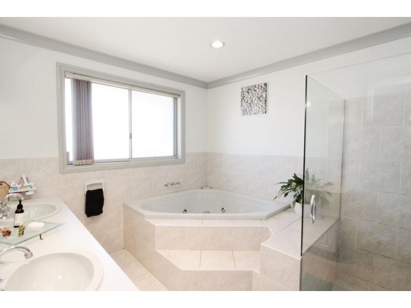 2 Barrett Drive, Lennox Head NSW 2478