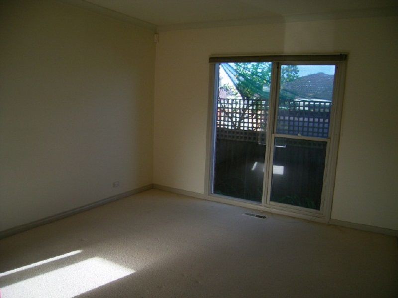 2/1 Logan Street, Glenroy VIC 3046