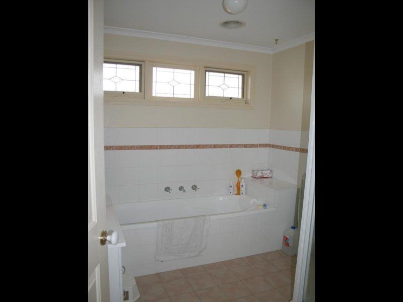 1/71 Lloyd Street, Strathmore VIC 3041