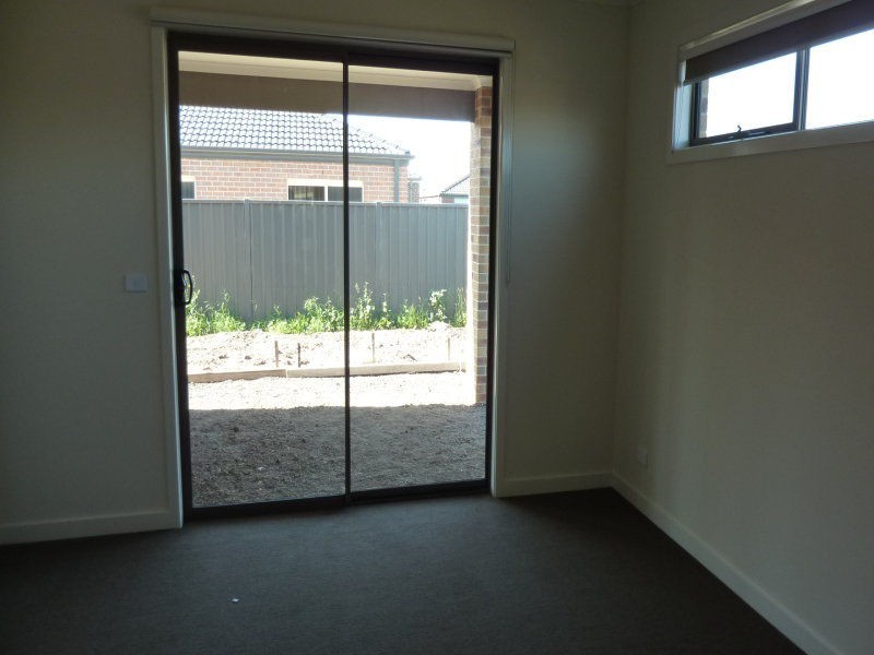 11 Isabel Drive, Sunshine West VIC 3020
