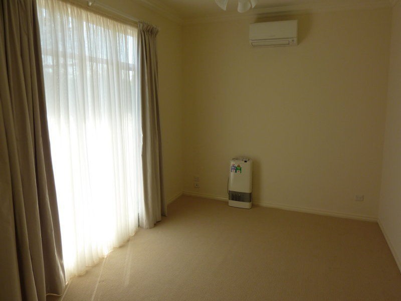 2 Railway Place East, Ascot Vale VIC 3032