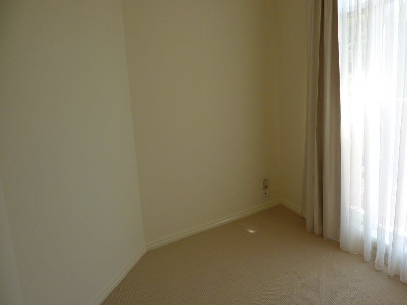 2 Railway Place East, Ascot Vale VIC 3032