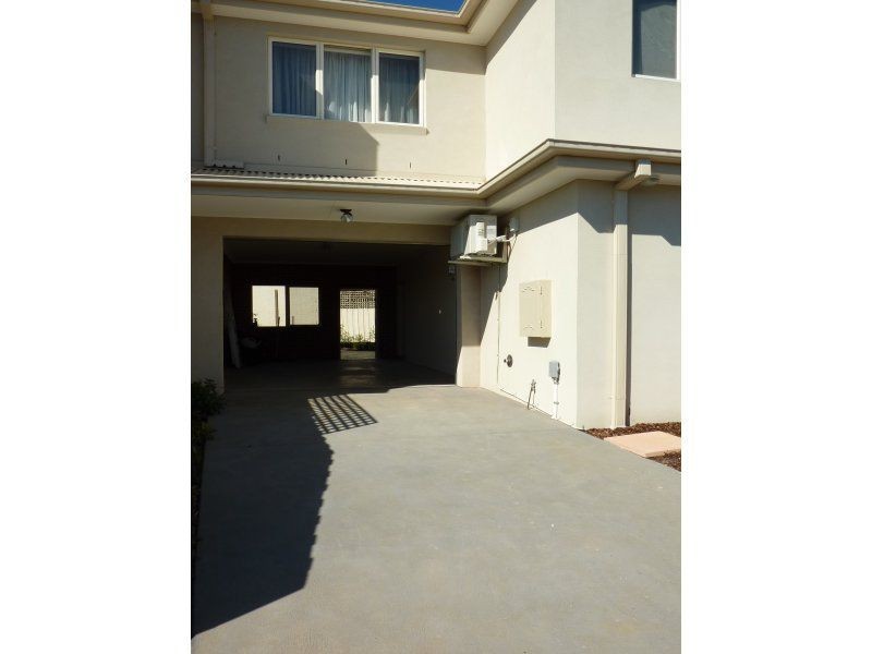 2 Railway Place East, Ascot Vale VIC 3032