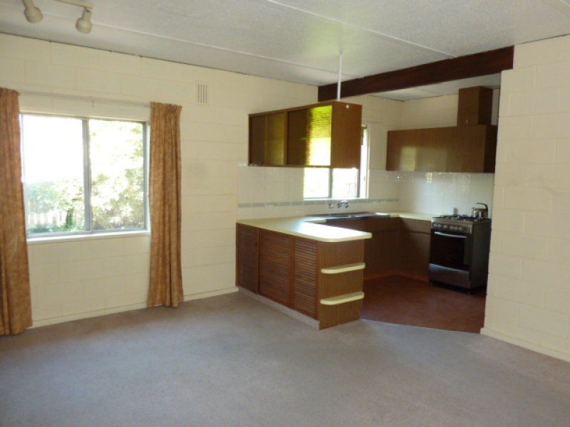 Villa 3/310 Napier Street, Strathmore VIC 3041