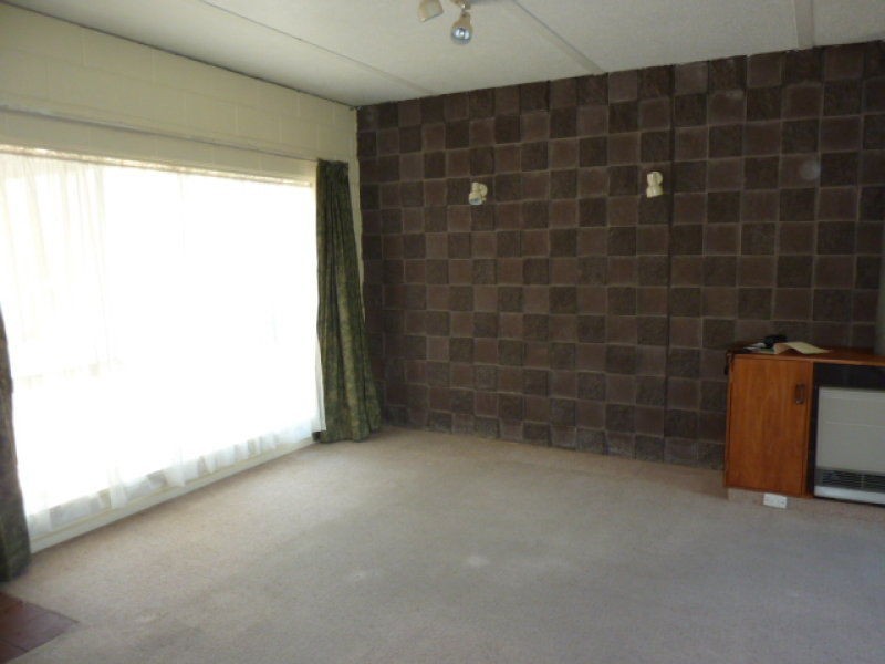 Villa 3/310 Napier Street, Strathmore VIC 3041
