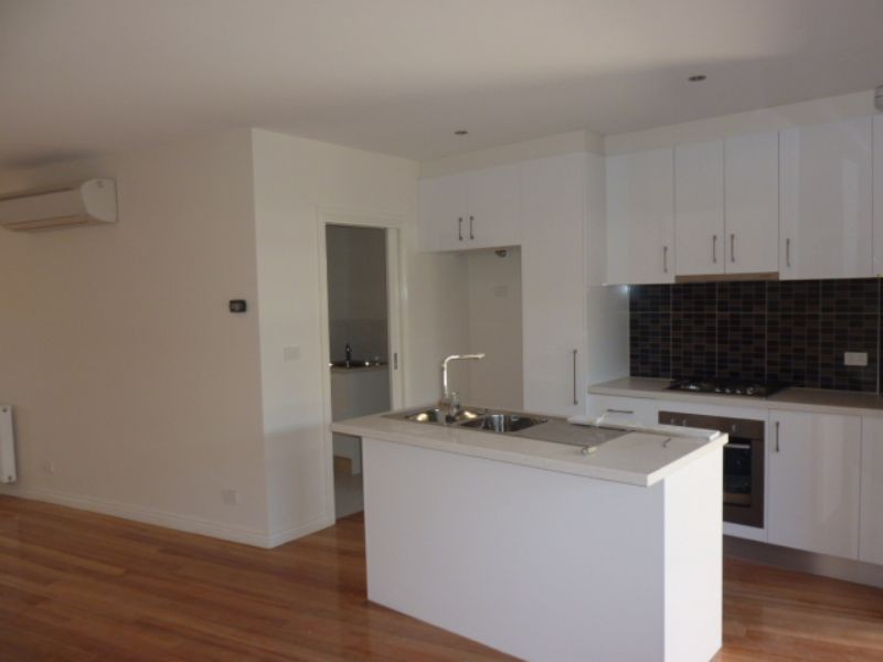 294 Pin Oak Crescent, Flemington VIC 3031