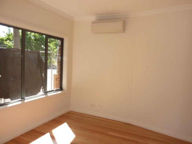 294 Pin Oak Crescent, Flemington VIC 3031