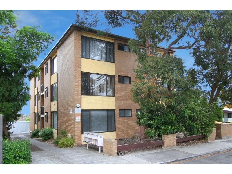 8/18 Shaftesbury, Essendon VIC 3040