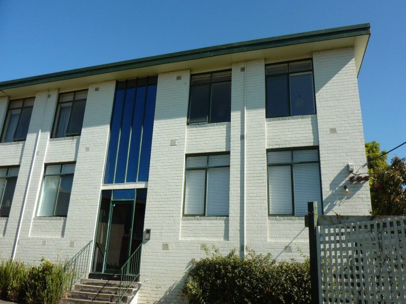 1/37 Myrnong Crescent, Ascot Vale VIC 3032