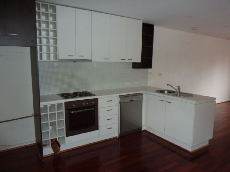 2/1 Grandview Avenue, Maribyrnong VIC 3032