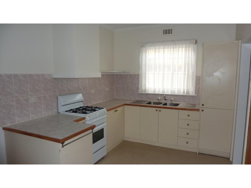 6 Elm Street, Airport West VIC 3042