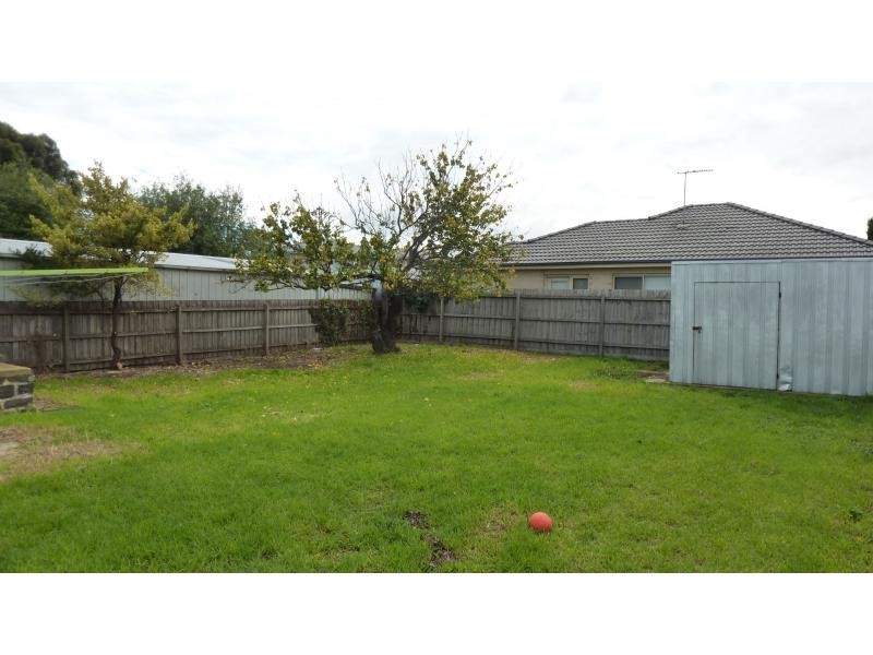 6 Elm Street, Airport West VIC 3042